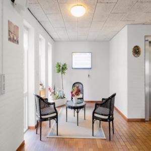 housePhoto