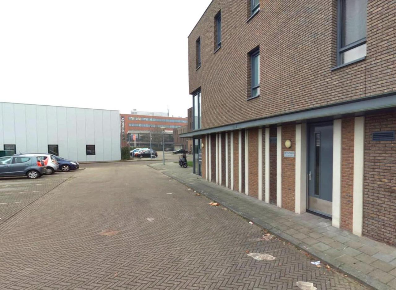 Doctor C.J.K. van Aalstweg 1F