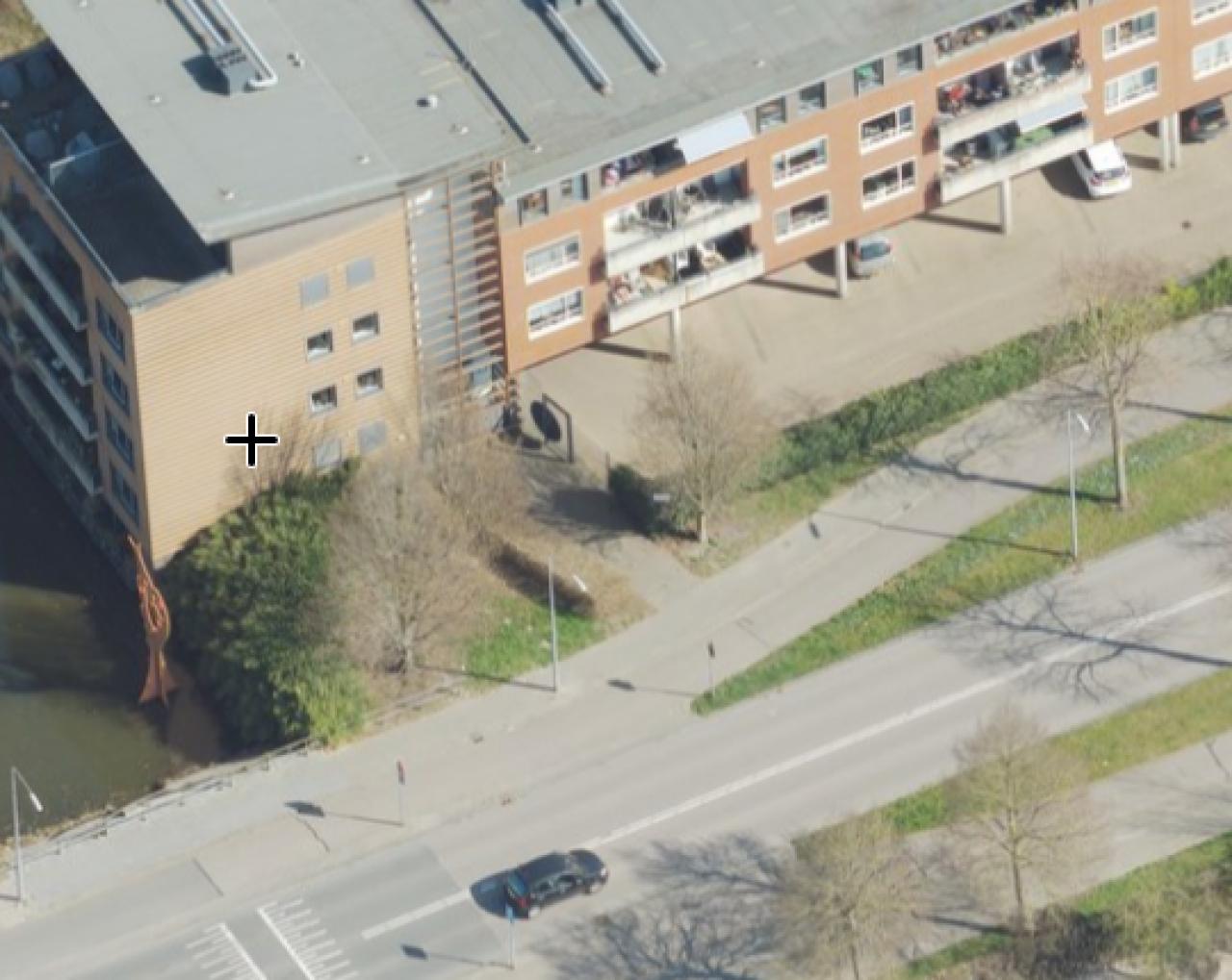 Leonard Bernsteinhof 46